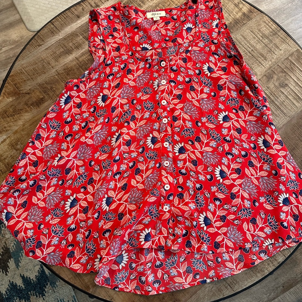 Floral Women’s Sleeveless Blouse